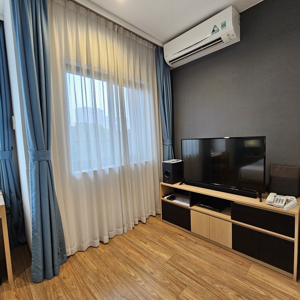 Roygent Parks - Studio 502