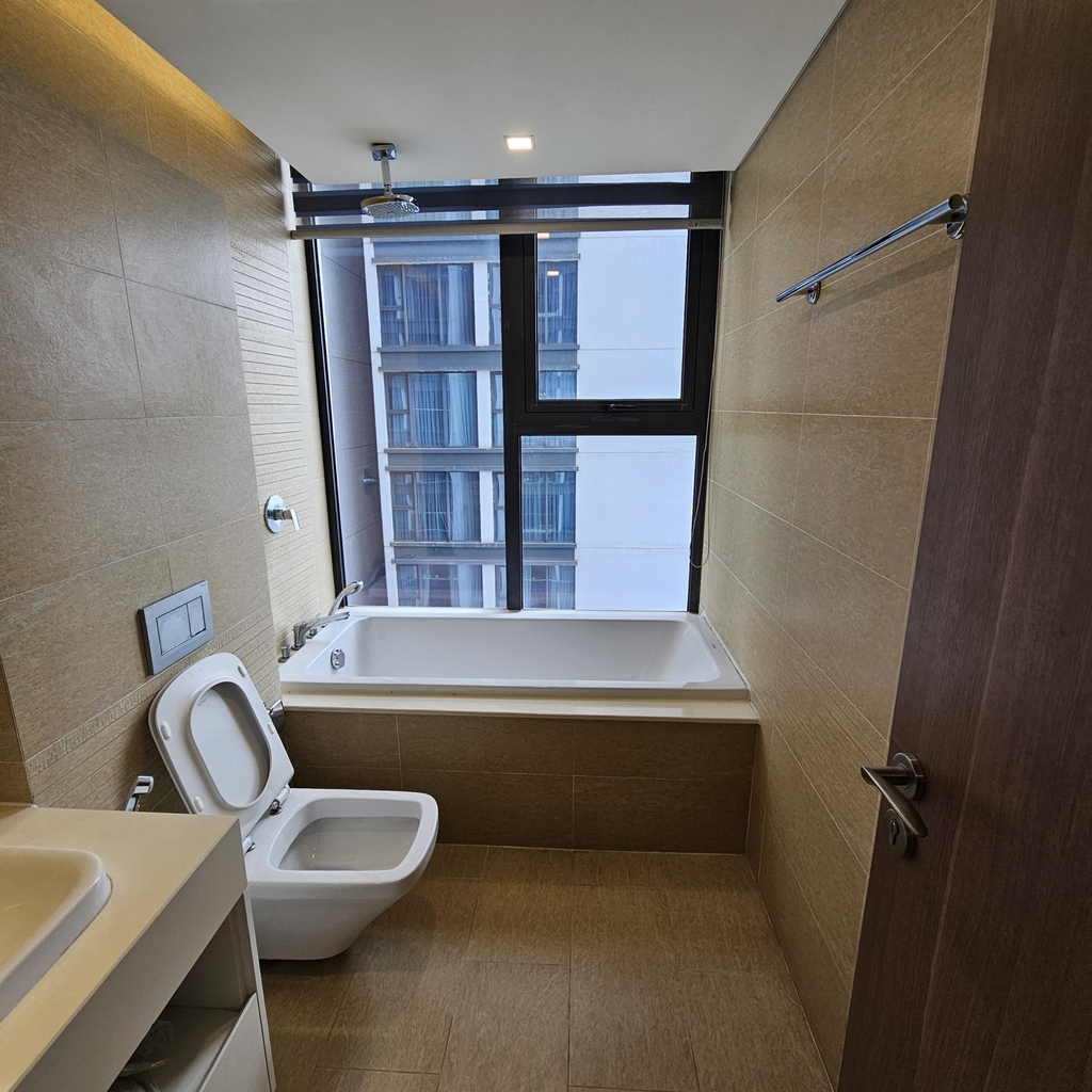 Vinhomes Metropolis M1 3107- 3 bed room
