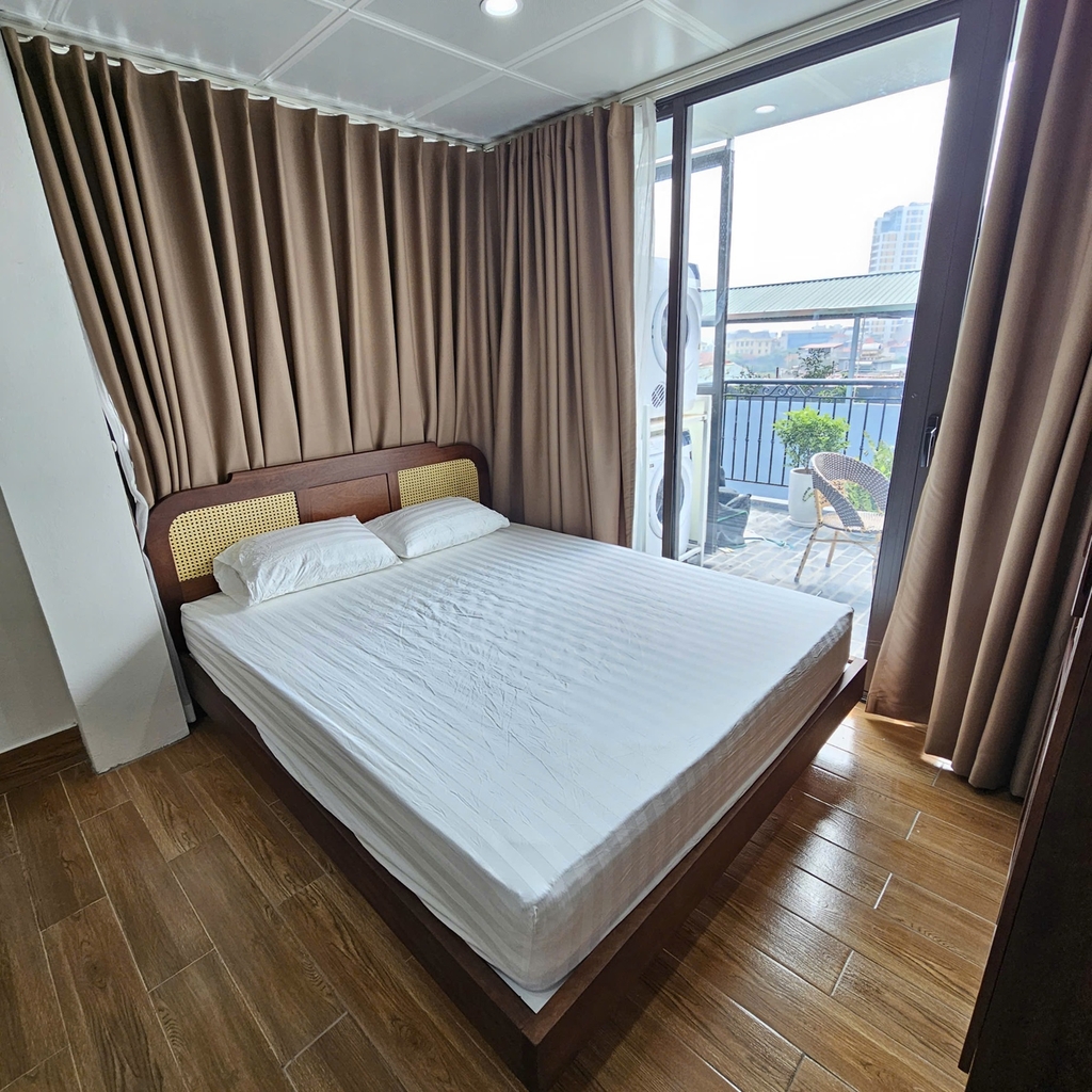 445 Lac Long Quan Apartment - Studio