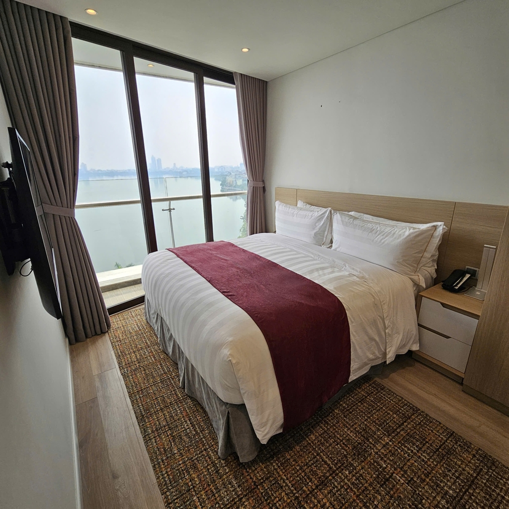 Parkroyal Serviced Suites Hanoi - 2 bed room Lake view