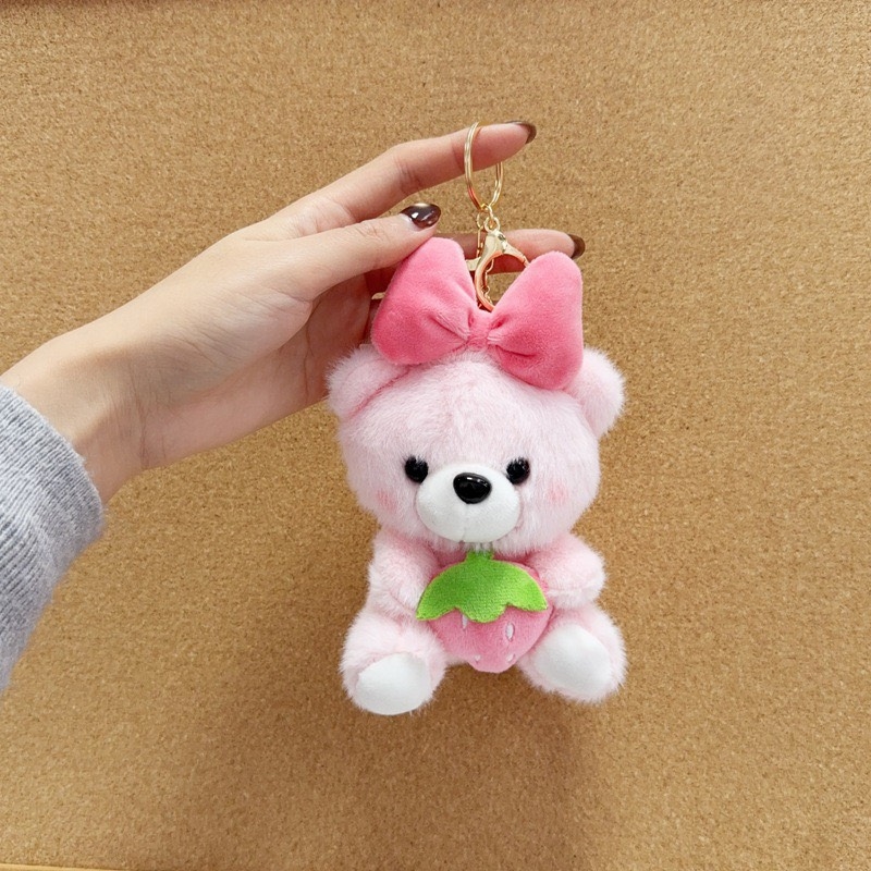 Móc Khoá Gấu Xinh Ôm Dâu