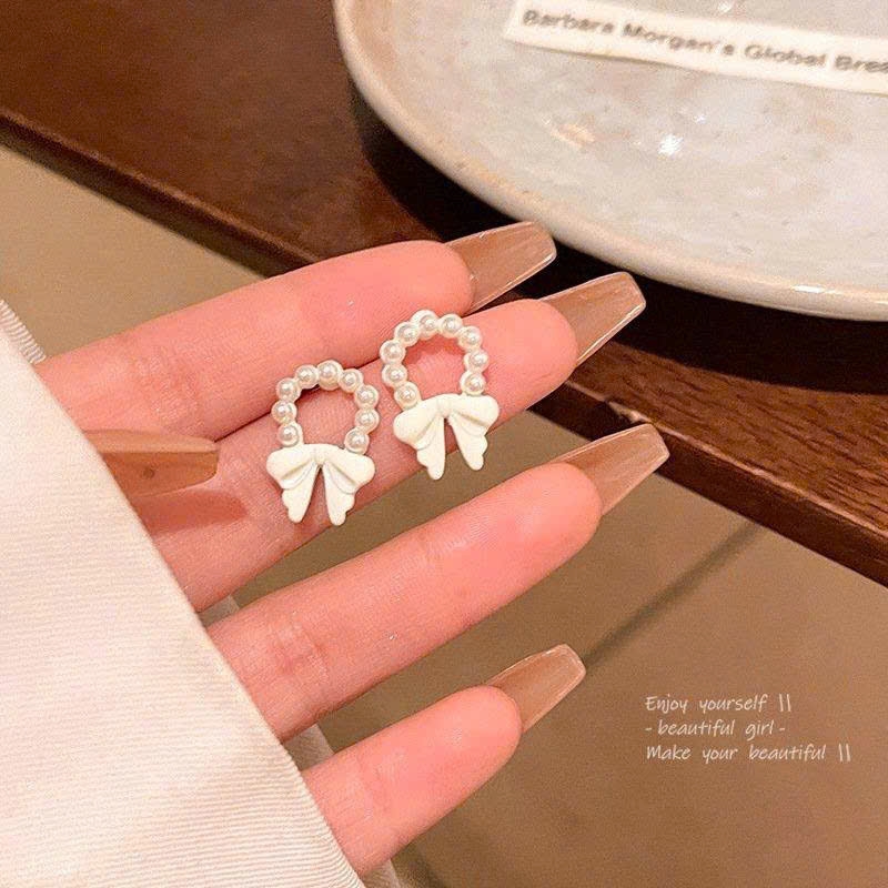 Bông Tai Hình Chiếc Nơ Màu Trắng Đính Ngọc  Xinh Xắn, Chân Bạc S925