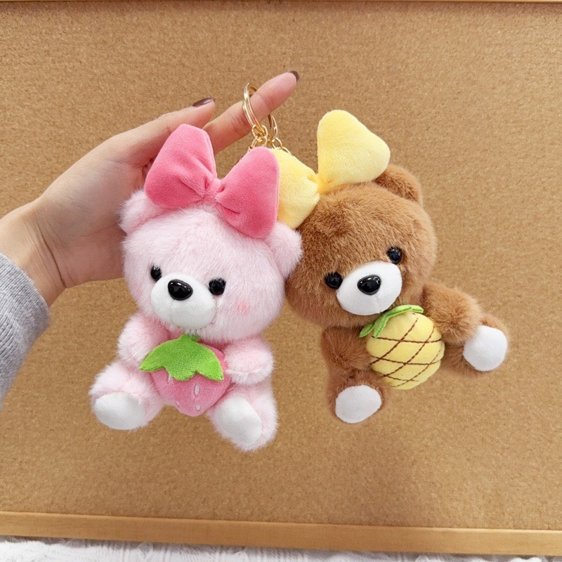 Móc Khoá Gấu Xinh Ôm Dâu