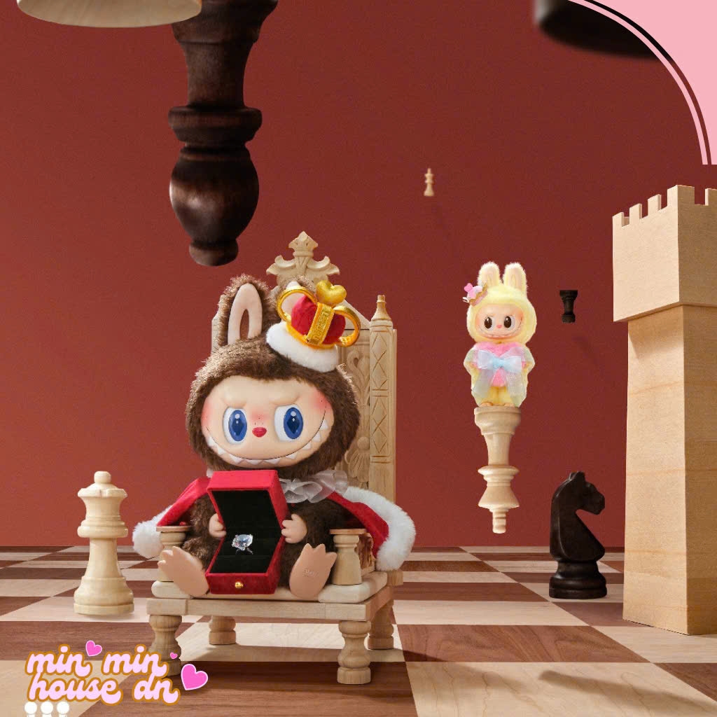 POP MART THE MONSTERS Let 's Checkmate Series-Vinyl Plush Doll - Labubu King 38cm