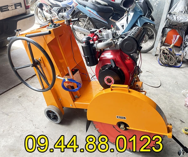 Máy cắt bê tông chạy dầu Diesel Vifuco KC20 192FA 18cm