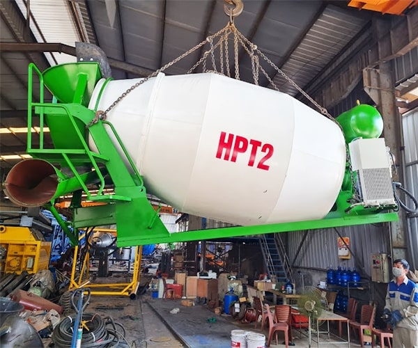 Bồn trộn bê tông thủy lực 2m3