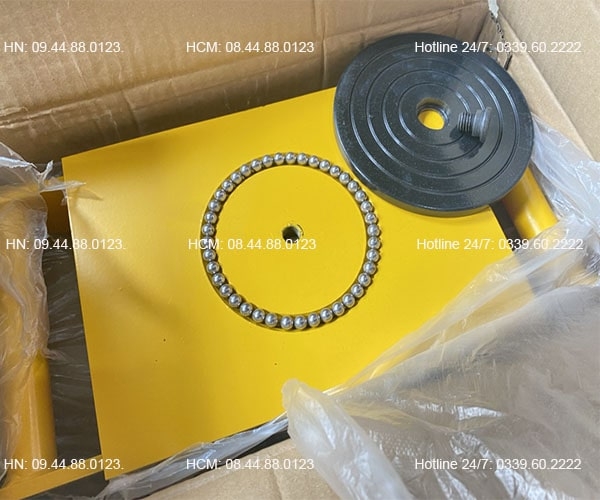 Con rùa chuyển hàng 8 tấn hướng thẳng