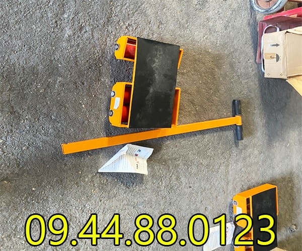 Con rùa chuyển hàng Bison 8 tấn WA-8T bánh PU xoay 180 độ