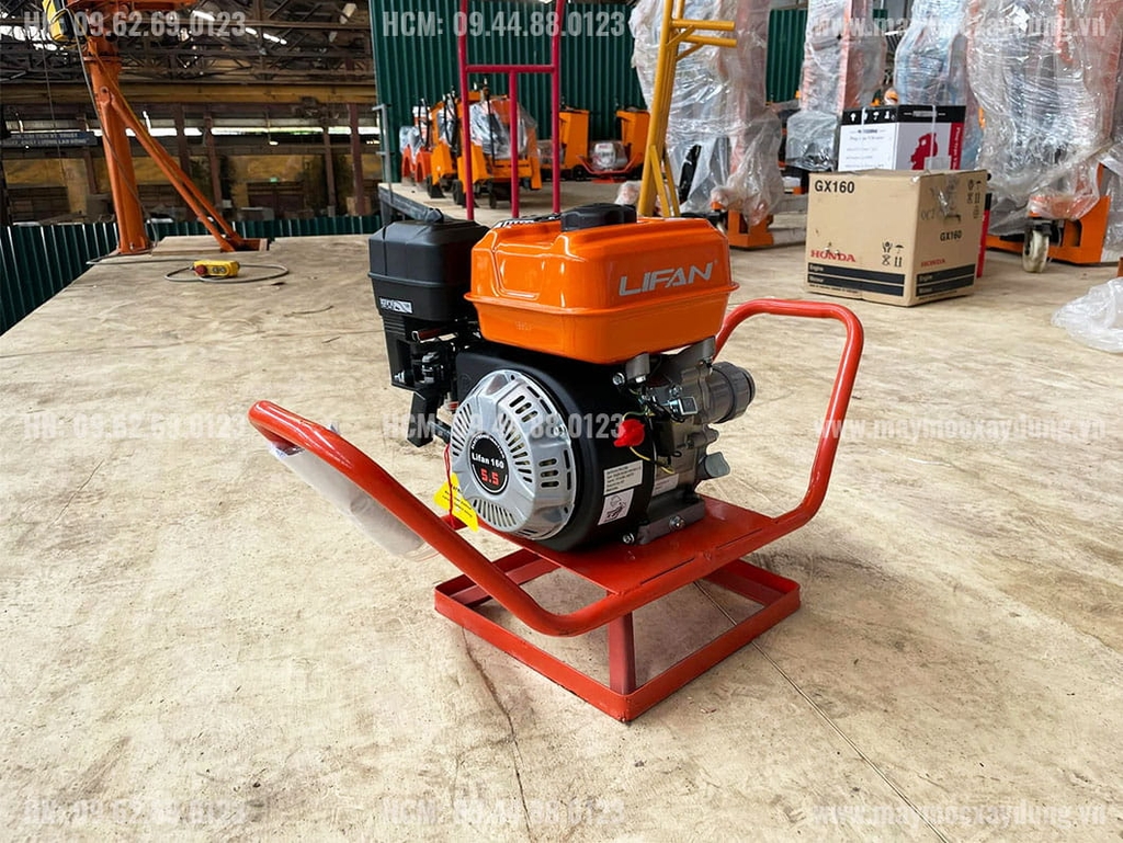 Máy đầm dùi chạy xăng lắp động cơ Lifan 160 5.5HP