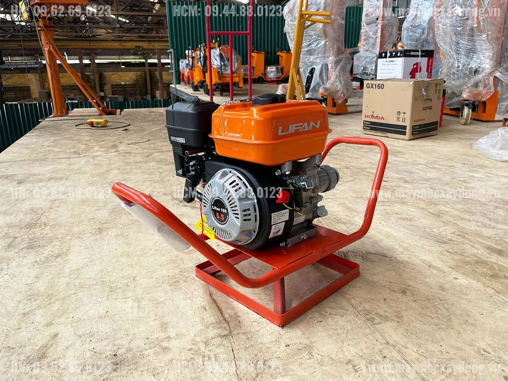 Máy đầm dùi chạy xăng lắp động cơ Lifan 160 5.5HP