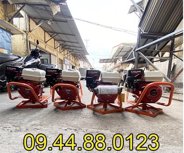 Đầm dùi chạy xăng Rakuda RK75