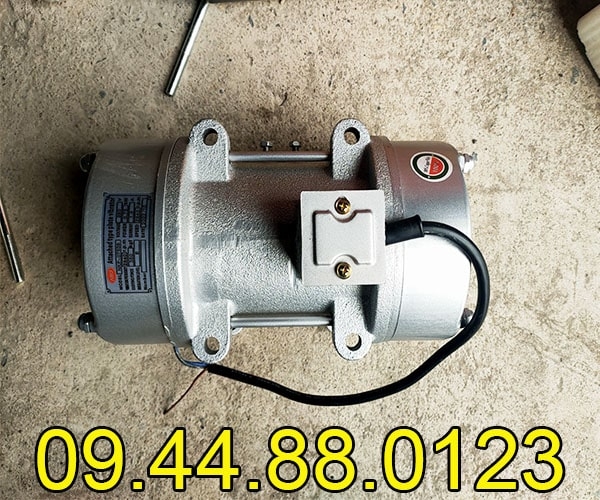 Đầm rung bê tông Niki 0.75KW 380V