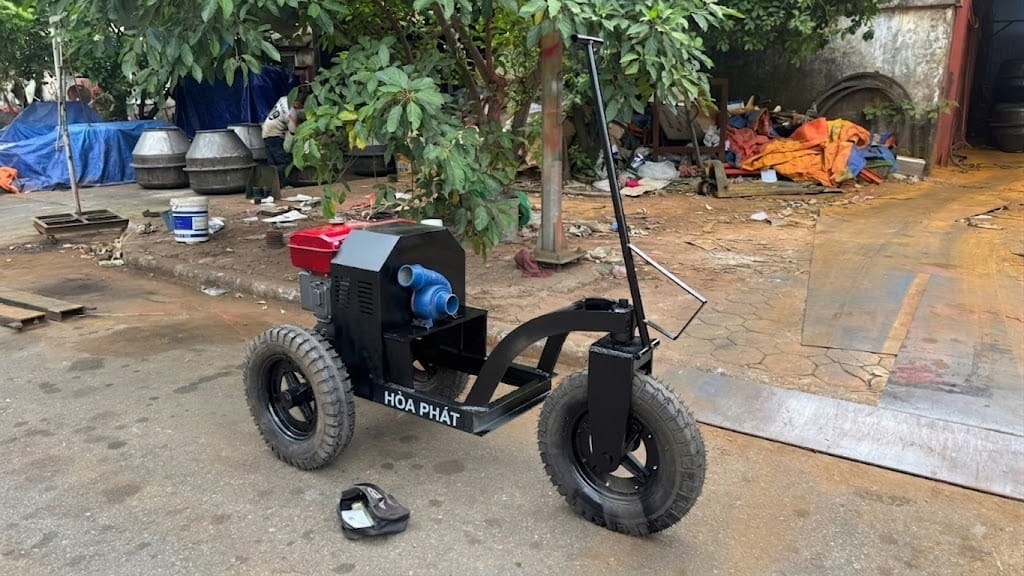 Máy bơm nước đầu nổ ChangChai D8 R180 3 bánh