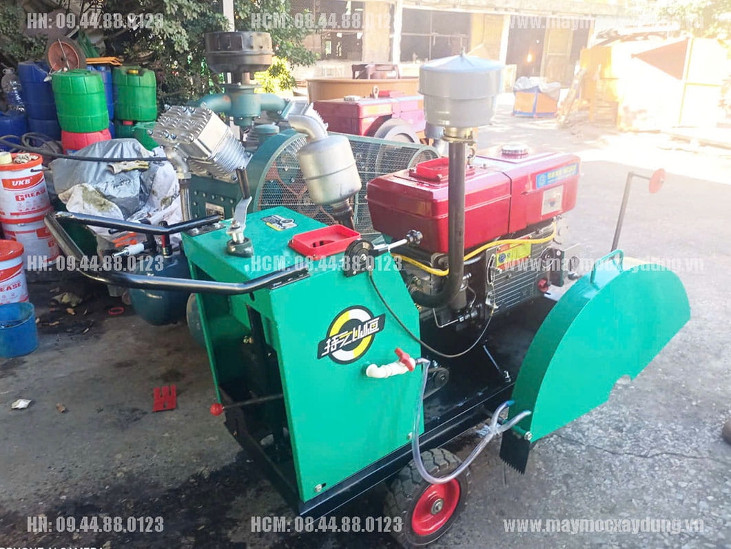 Máy cắt bê tông chạy dầu Diesel Q800 cắt sâu 33cm (khung có trợ lực)