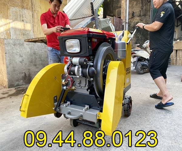 Khung cắt bê tông chạy dầu Diesel Rakuda Q800