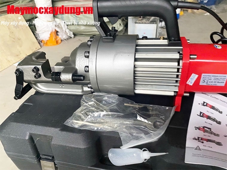 Máy cắt sắt thủy lực Trung Quốc RC32