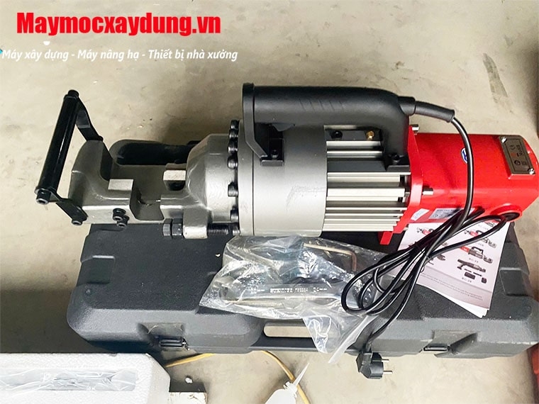 Máy cắt sắt thủy lực Trung Quốc RC32