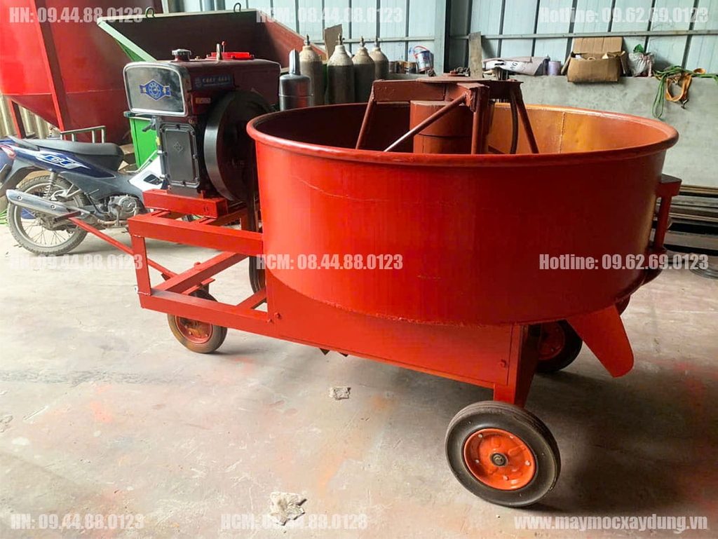 Máy trộn bê tông cưỡng bức 590 Lít lắp đầu nổ D15