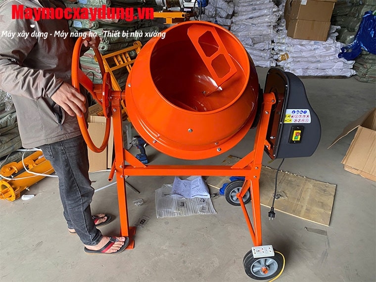Máy trộn bê tông mini 130L
