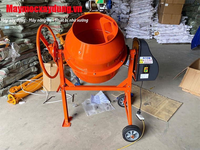 Máy trộn bê tông mini 130L