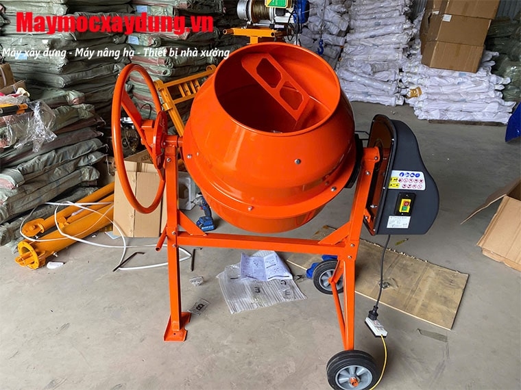 Máy trộn bê tông mini 130L