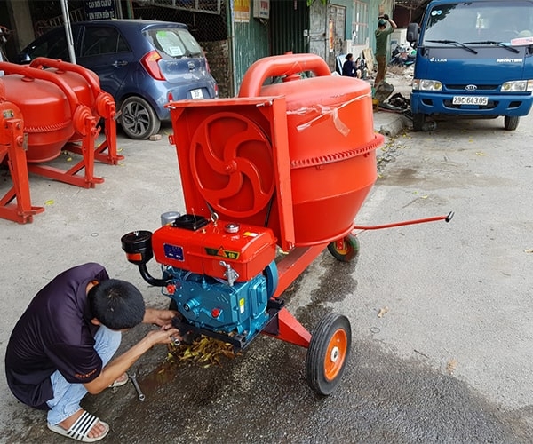 Máy trộn bê tông 250L lắp đầu nổ D6