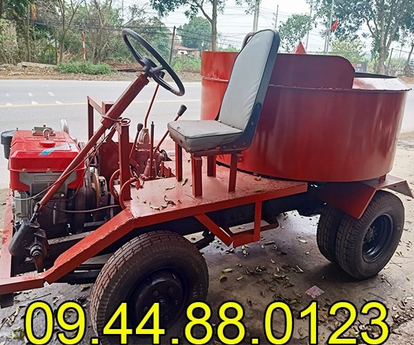 Máy trộn bê tông tự hành 1 m3