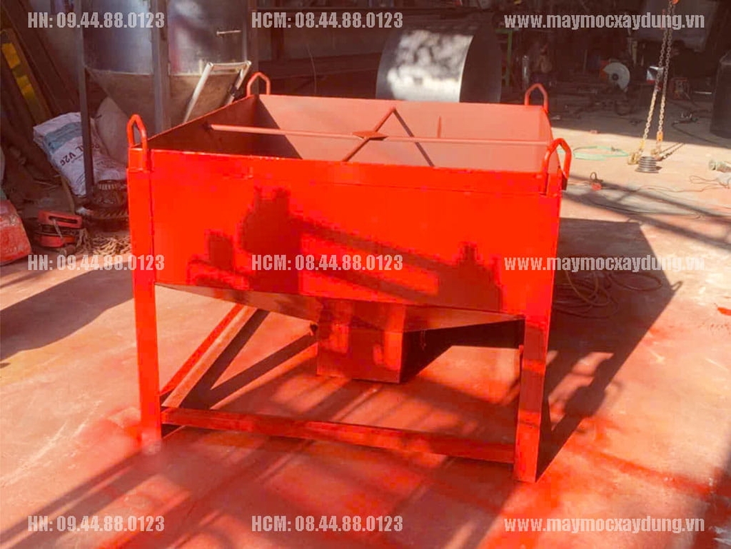 Phễu đổ bê tông 0.8 khối đựng bê tông từ xe bồn
