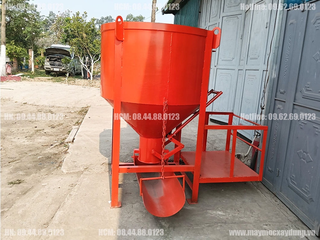 Phễu đổ bê tông 1.2 khối có máng xoay