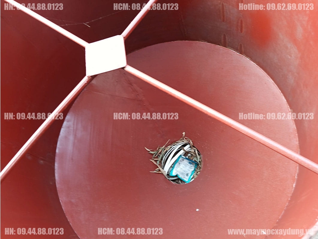 Phễu đổ bê tông 1.5 khối có máng xoay