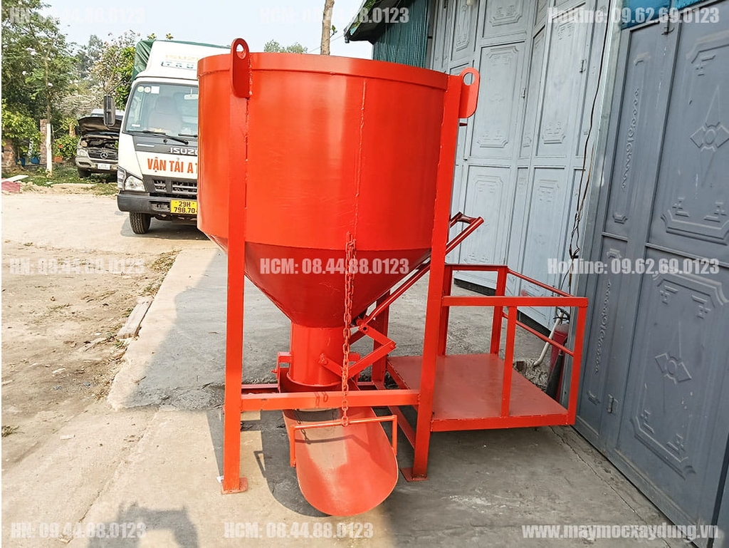 Phễu đổ bê tông 1.5 khối có máng xoay
