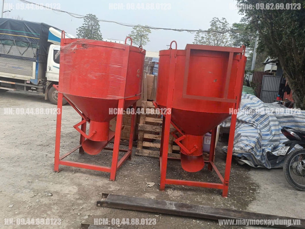 Phễu đổ bê tông 1 Khối có máng xoay