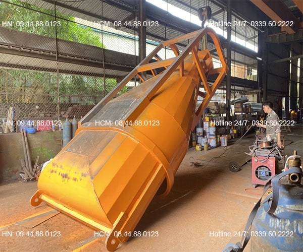 Phễu đổ bê tông nằm ngang 4m3