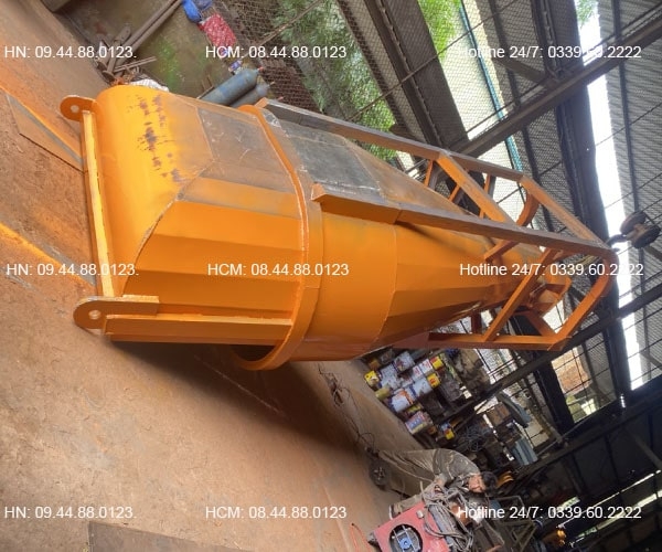 Phễu đổ bê tông nằm ngang 2m3