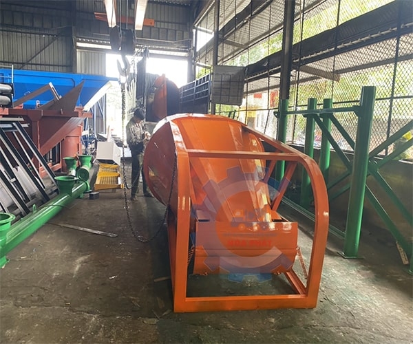 Phễu đổ bê tông nằm ngang 4m3