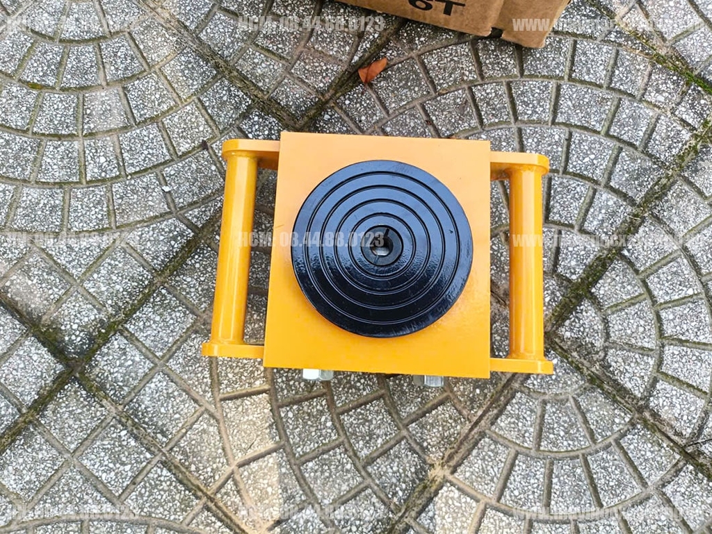 Rùa chuyển hàng 6 tấn CRA-6 bánh thép hướng thẳng