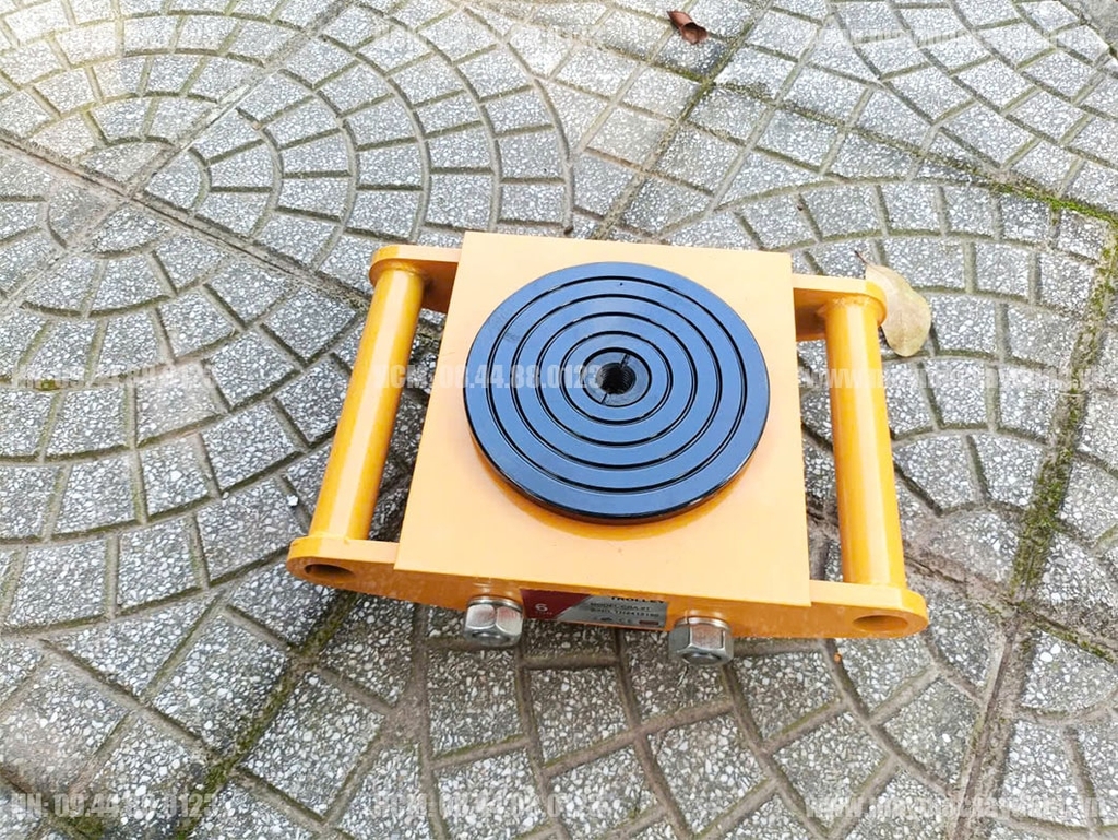 Rùa chuyển hàng 6 tấn CRA-6 bánh thép hướng thẳng