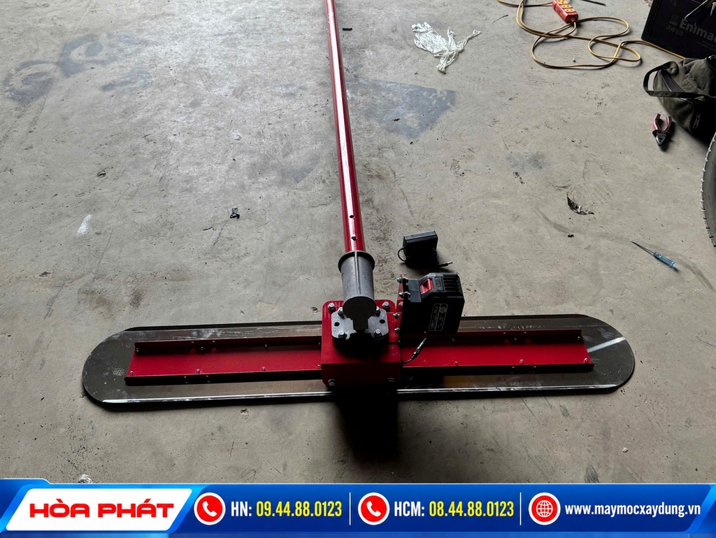 Thước gạt bê tông chạy pin cầm tay Hòa Phát (Thước cán phẳng sàn)