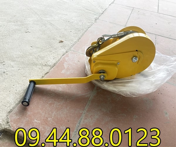 Tời quay tay Kenbo cao cấp 2600LBS 1170kg 20m