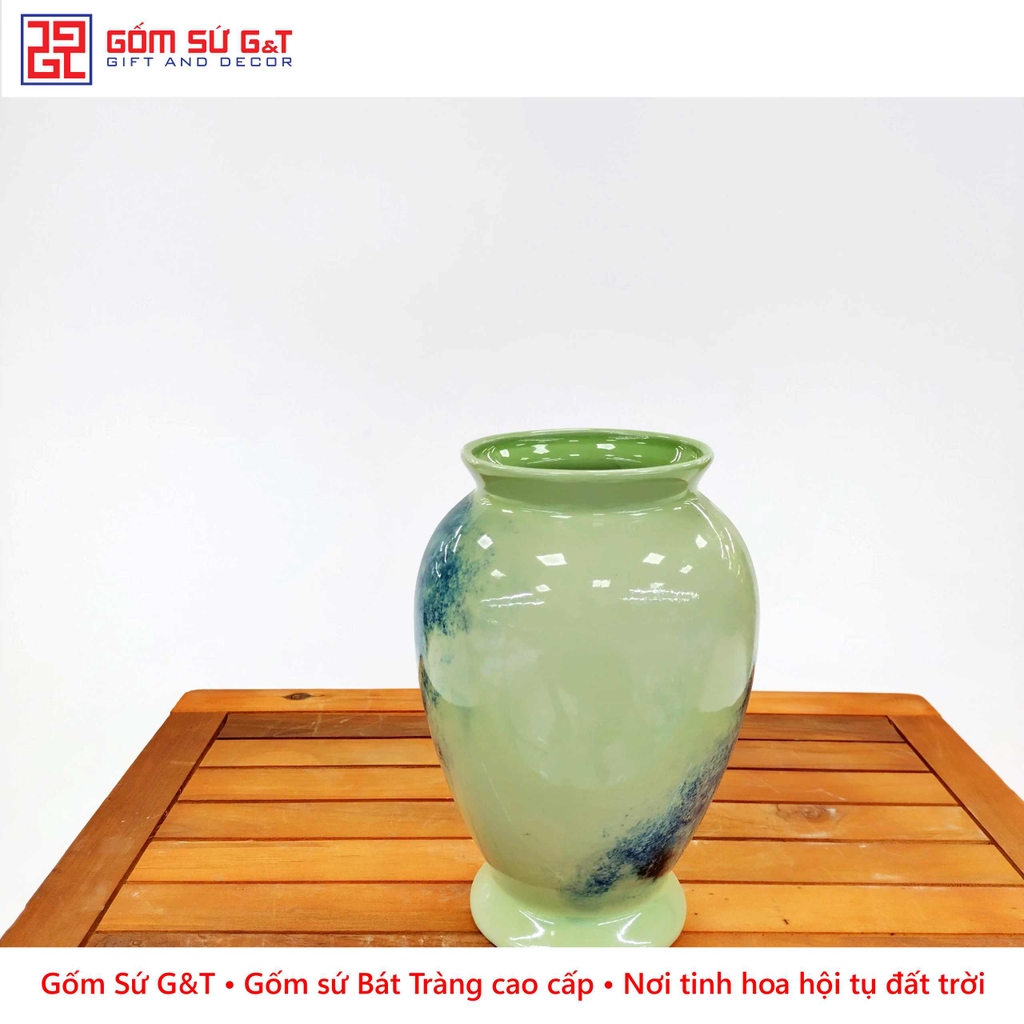 Lọ hoa vẽ sen hồng