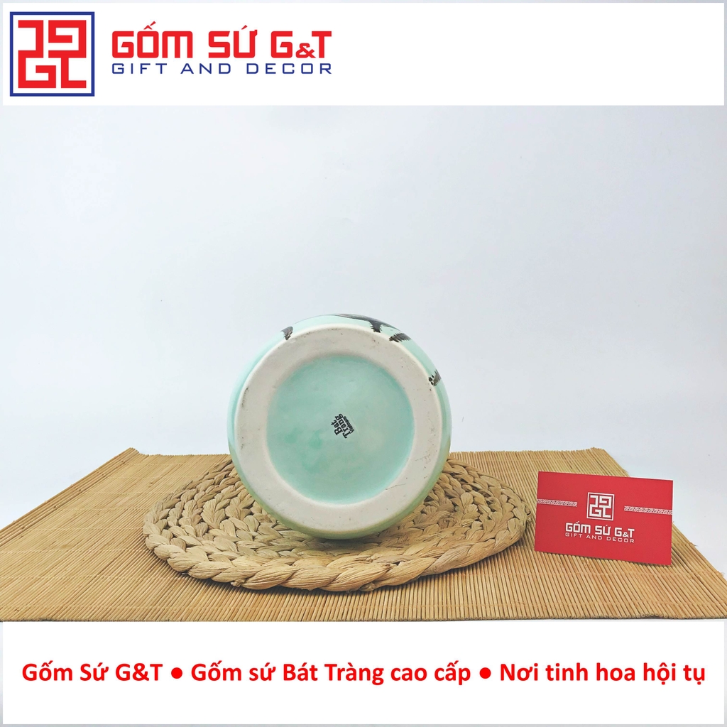 Lọ hoa dáng chân váy vẽ bạch liên