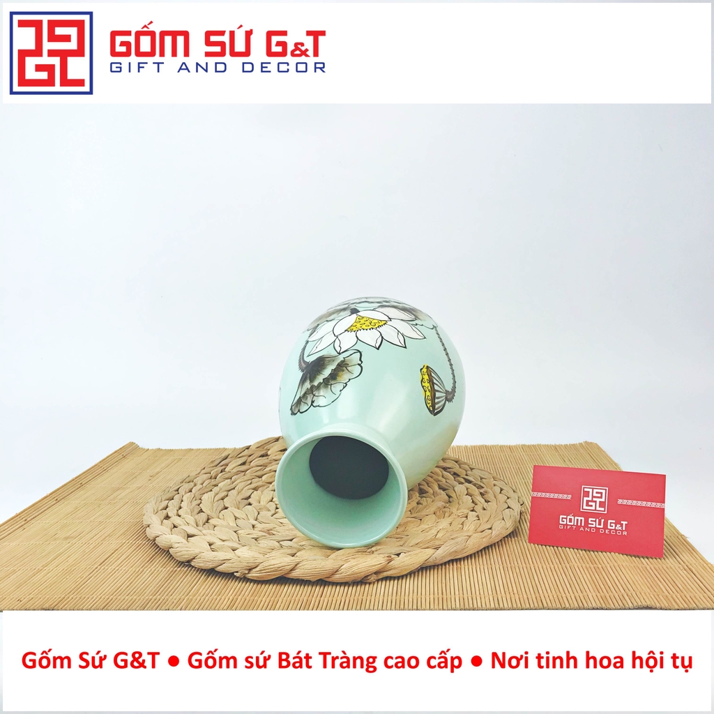 Lọ hoa dáng chân váy vẽ bạch liên