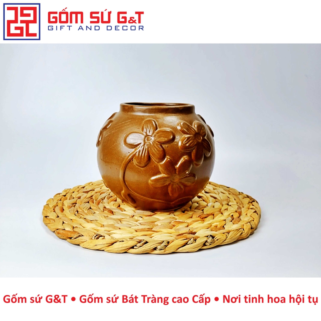 Lọ hoa dáng vò khắc nổi