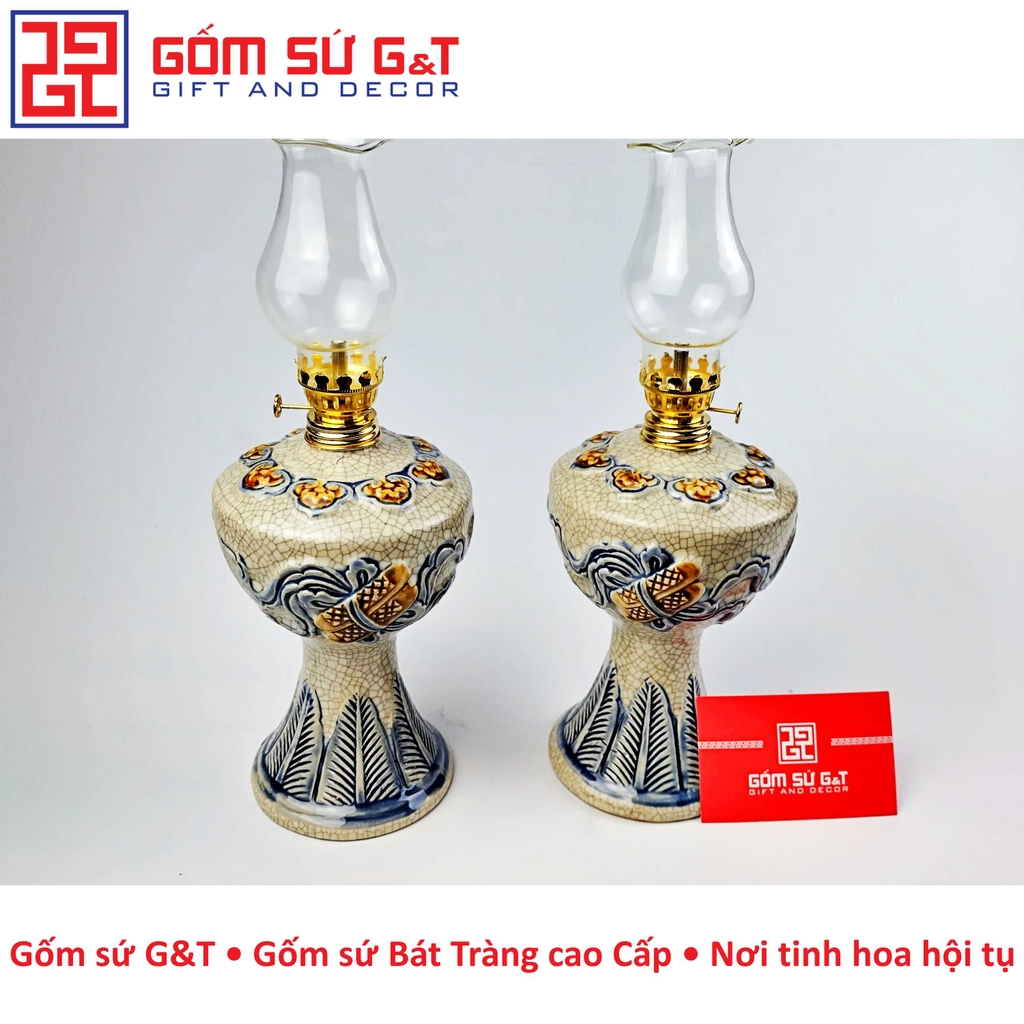 Đèn thờ men rạn cuốn thư