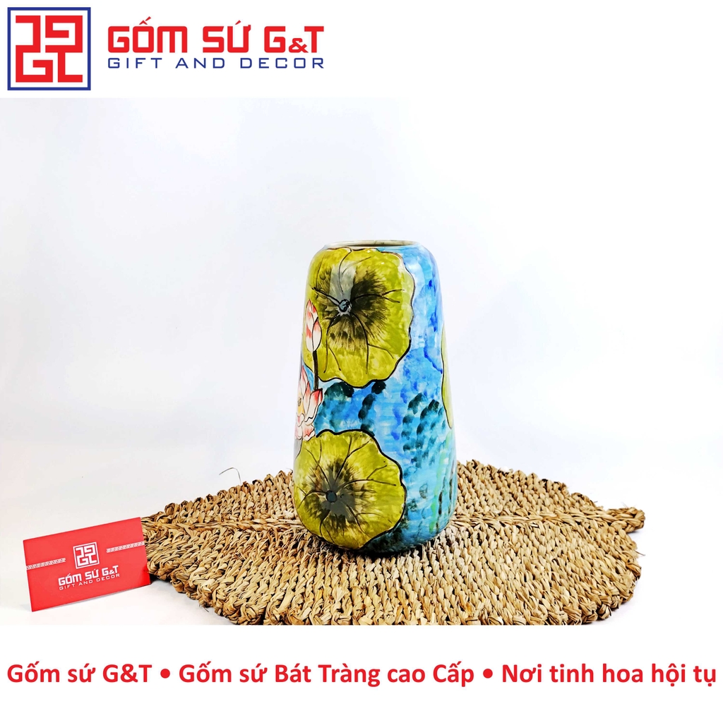 Lọ hoa dáng đu đủ cô gái bên hoa sen