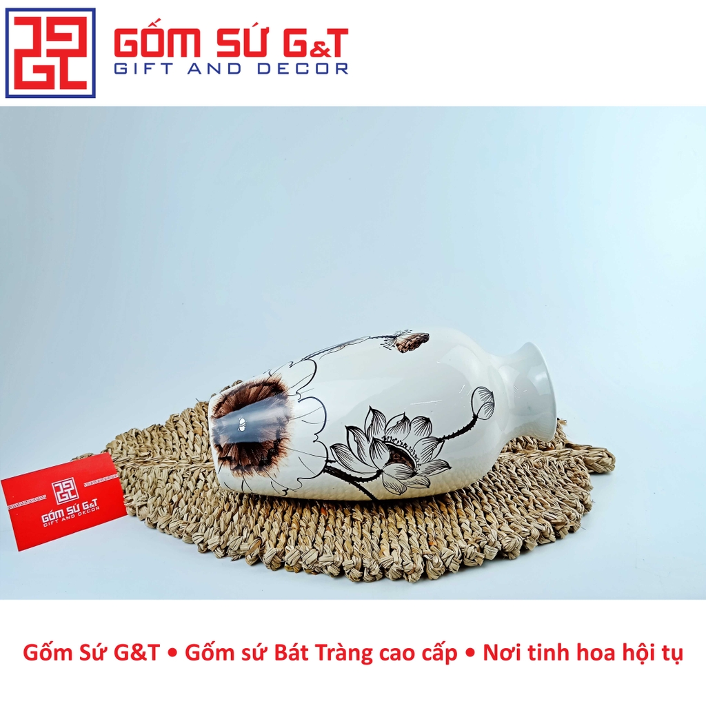 Lọ hoa dáng chân đèn vẽ sen