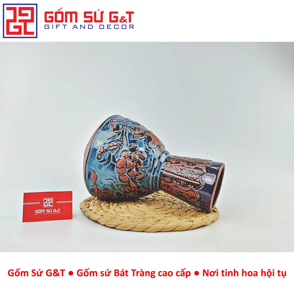 Lọ hoa hỏa biến dáng vát khắc sen cá