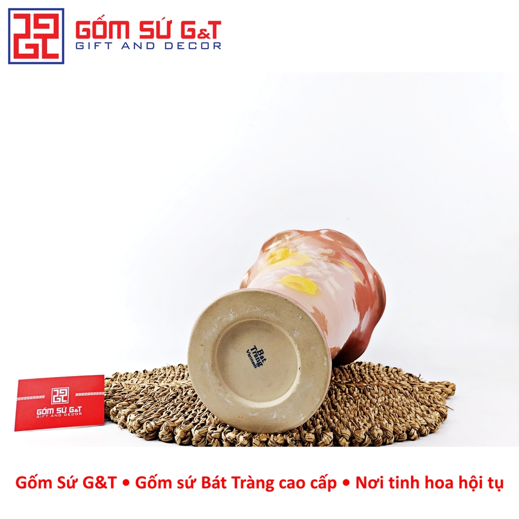 Lọ hoa vuốt tay dáng ly miệng lượn vẽ hoa hồng vàng