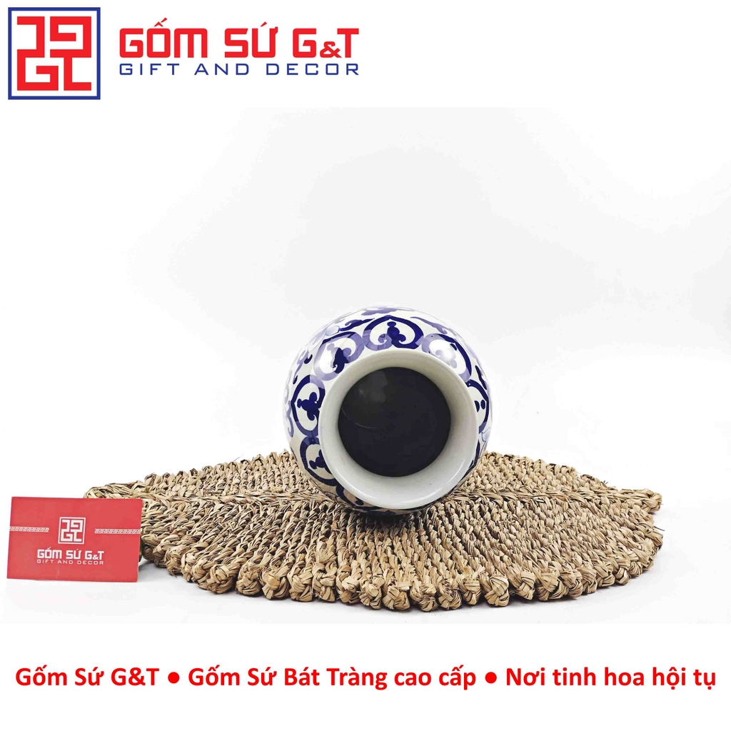 Lọ hoa dáng phích vai vuông men lam vẽ thổ cẩm H28