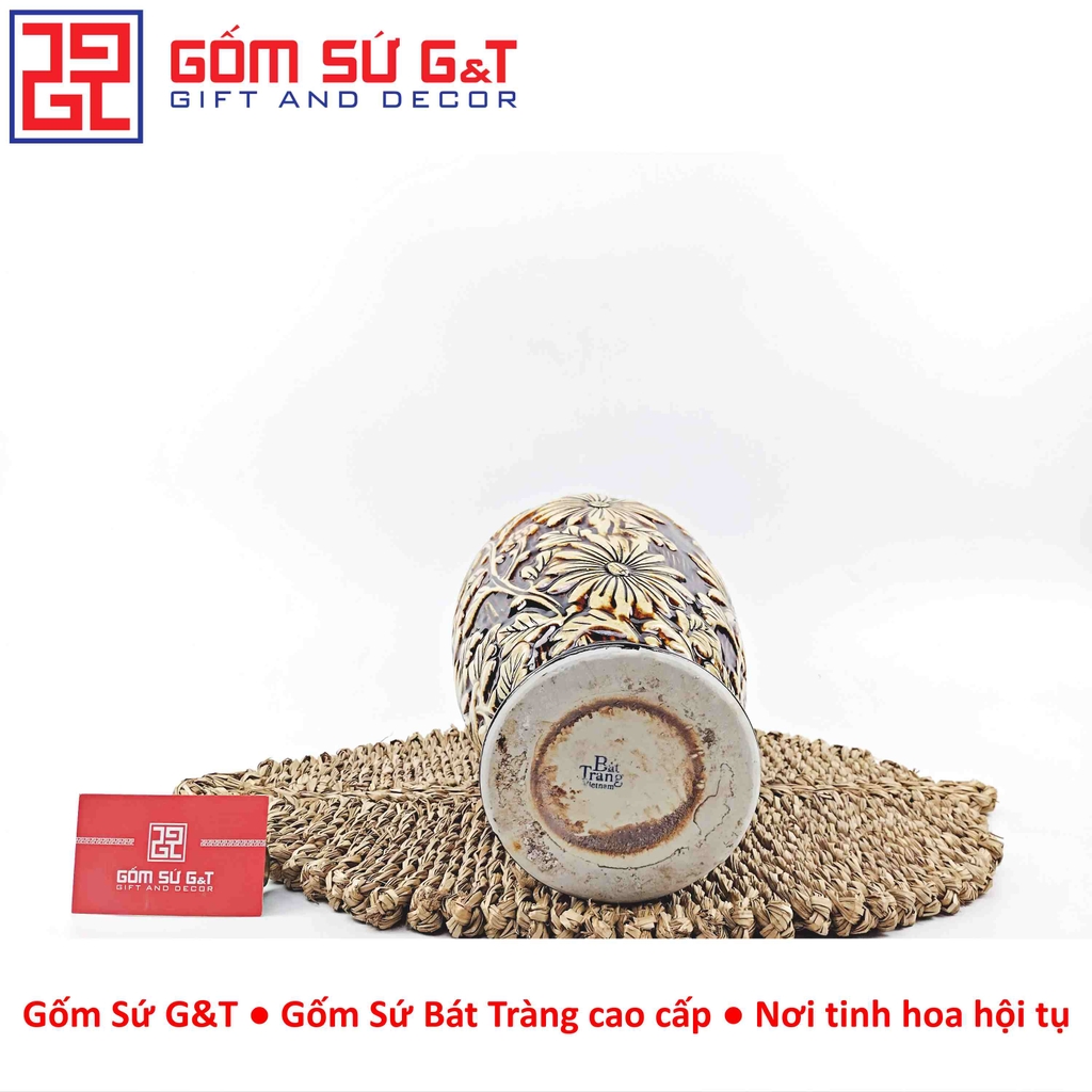 Lọ hoa dáng phích nâu khắc hoa cúc H30